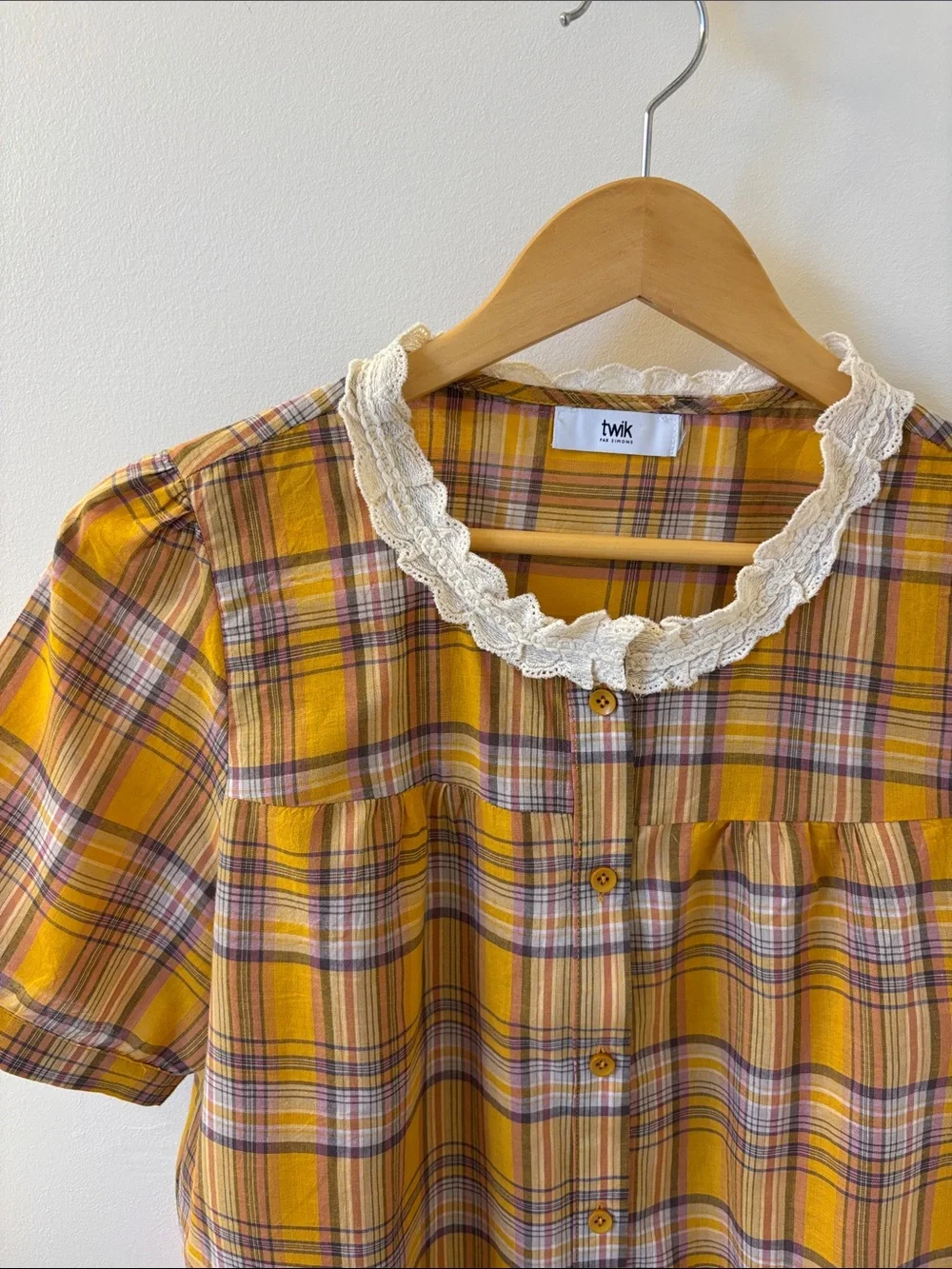 TWIK 100%cotton Plaid Lace-Trimmed Button Front Top, Sz L. - Picture 3 of 6